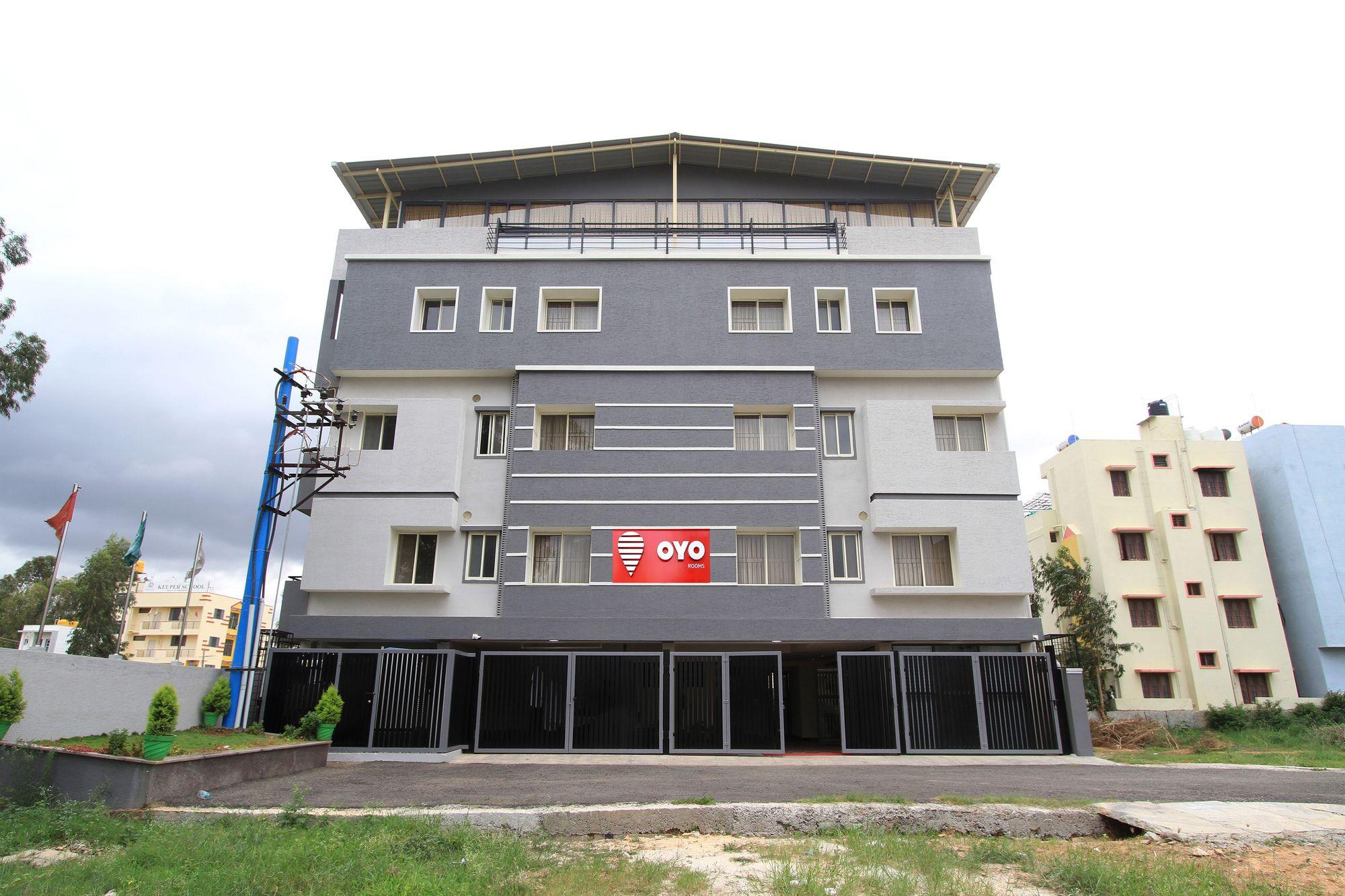 Hotel Oyo 4797 Lulu Hospitality Yelahanka Exterior foto