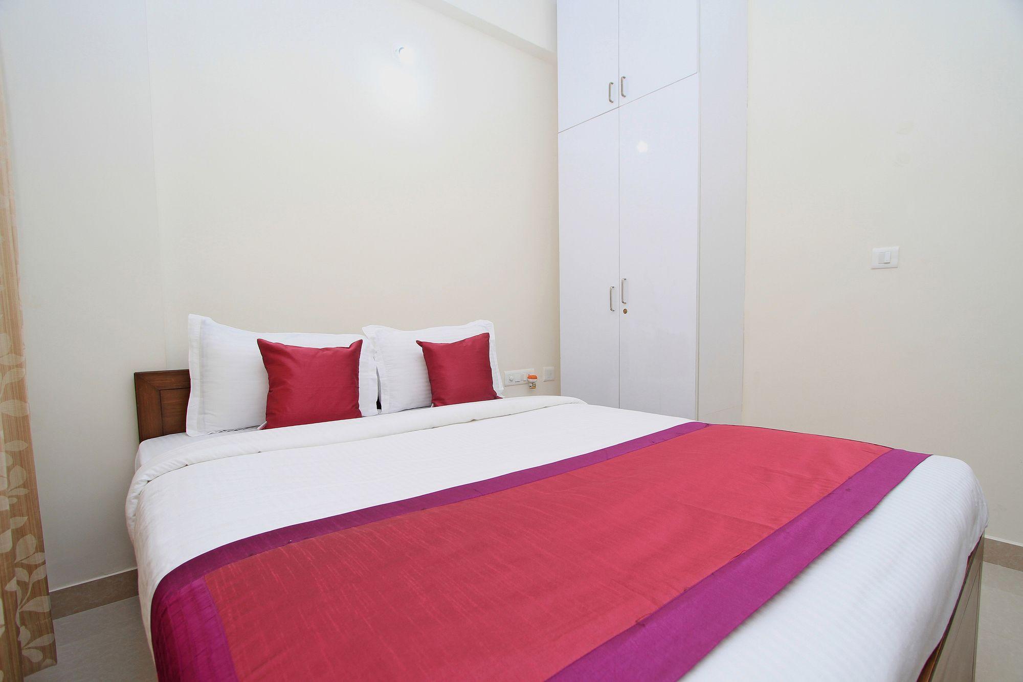 Hotel Oyo 4797 Lulu Hospitality Yelahanka Exterior foto