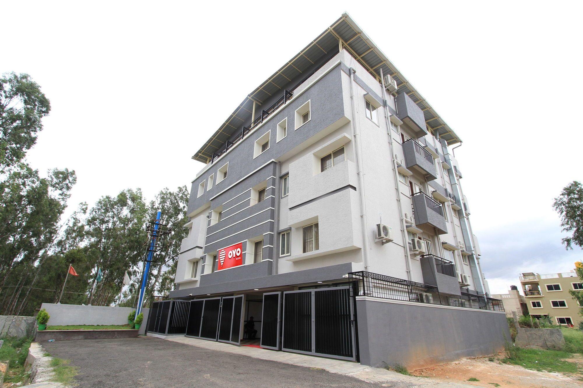 Hotel Oyo 4797 Lulu Hospitality Yelahanka Exterior foto